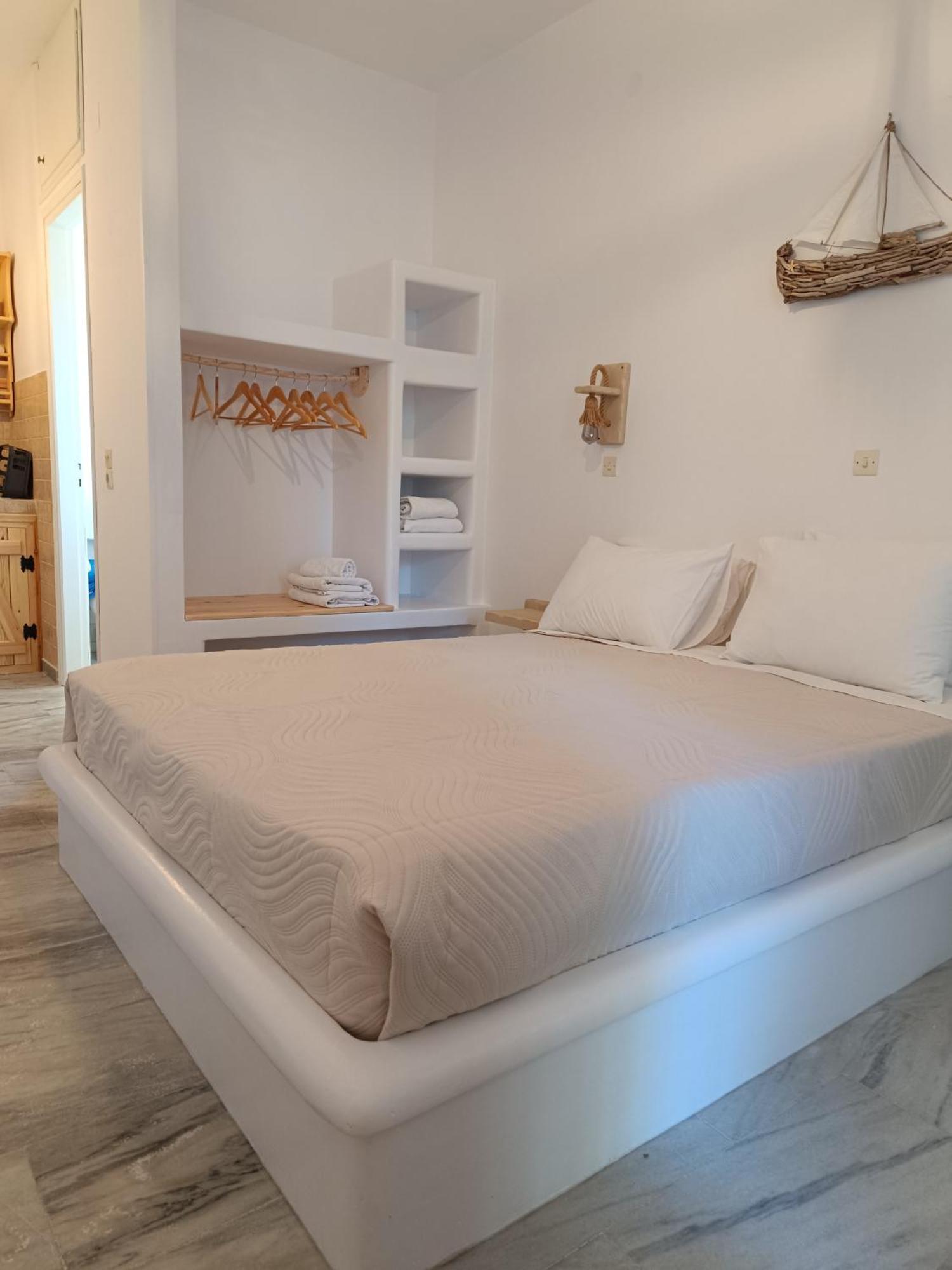 Athina Studio Apartments Kerveli Exterior photo