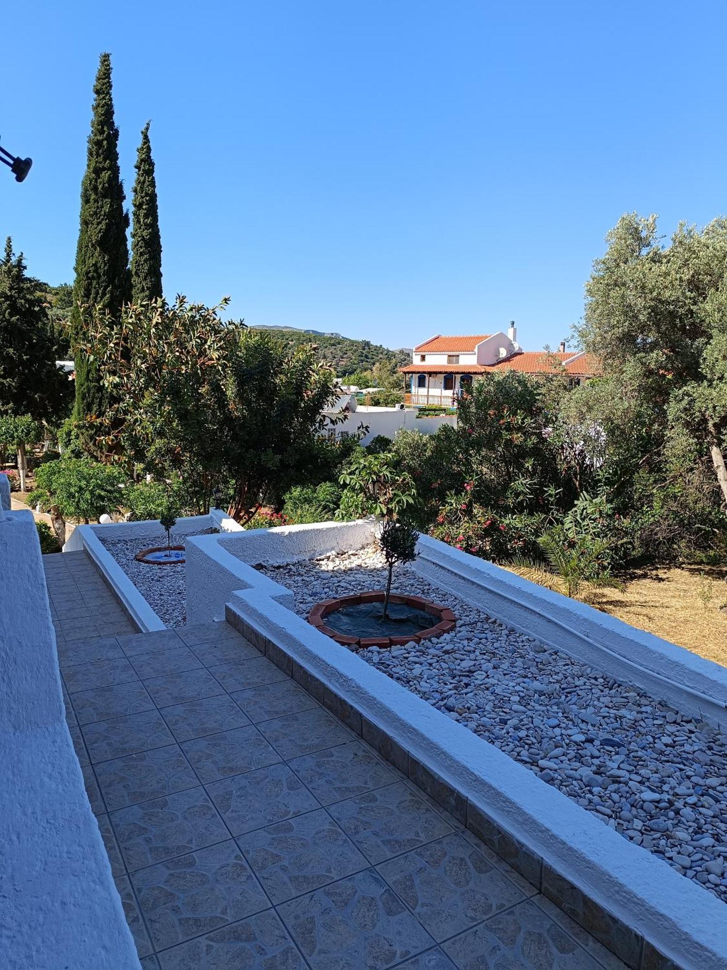 Athina Studio Apartments Kerveli Exterior photo