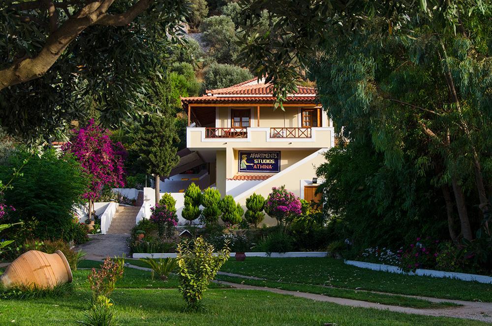 Athina Studio Apartments Kerveli Exterior photo